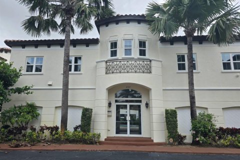 Townhouse in Boynton Beach, Florida 3 bedrooms, 200.76 sq.m. № 2184593 - photo 8
