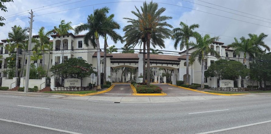 Townhouse in Boynton Beach, Florida 3 bedrooms, 200.76 sq.m. № 2184593