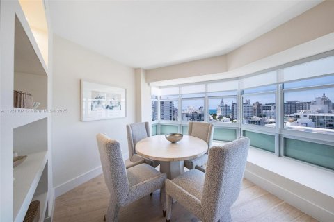 Condo in Miami Beach, Florida, 2 bedrooms № 1975583 - photo 2