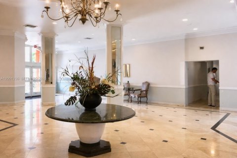 Condo in Miami, Florida, 1 bedroom  № 2065179 - photo 12