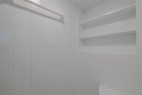House in New Port Richey, Florida 3 bedrooms, 200.2 sq.m. № 1866476 - photo 30