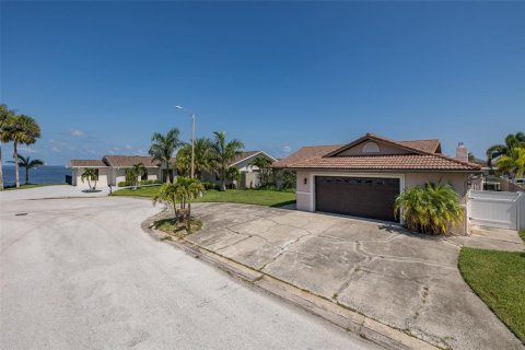 Casa en venta en New Port Richey, Florida, 3 dormitorios, 200.2 m2 № 1866476 - foto 2