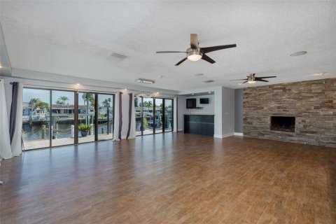 Casa en venta en New Port Richey, Florida, 3 dormitorios, 200.2 m2 № 1866476 - foto 10