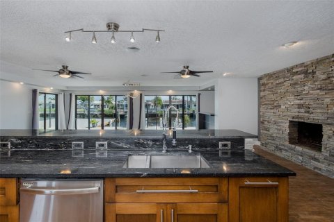 Casa en venta en New Port Richey, Florida, 3 dormitorios, 200.2 m2 № 1866476 - foto 19