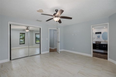 Casa en venta en New Port Richey, Florida, 3 dormitorios, 200.2 m2 № 1866476 - foto 25