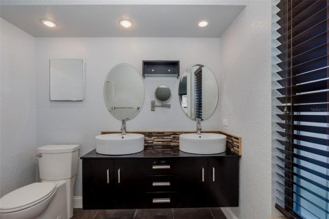 Casa en venta en New Port Richey, Florida, 3 dormitorios, 200.2 m2 № 1866476 - foto 28