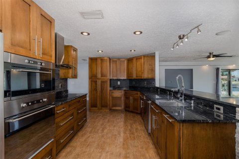 Casa en venta en New Port Richey, Florida, 3 dormitorios, 200.2 m2 № 1866476 - foto 18
