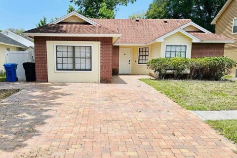 House in Tampa, Florida 3 bedrooms, 131.27 sq.m. № 2215108
