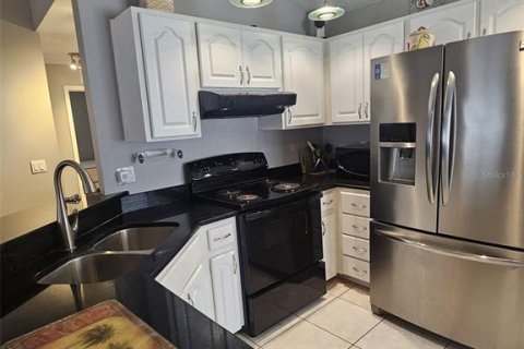 House in Tampa, Florida 3 bedrooms, 131.27 sq.m. № 2215108 - photo 3