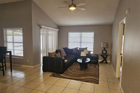 House in Tampa, Florida 3 bedrooms, 131.27 sq.m. № 2215108 - photo 16