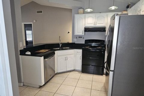 House in Tampa, Florida 3 bedrooms, 131.27 sq.m. № 2215108 - photo 4