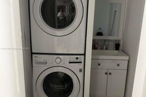 Condominio en venta en Miami, Florida, 2 dormitorios, 83.61 m2 № 2013383 - foto 5