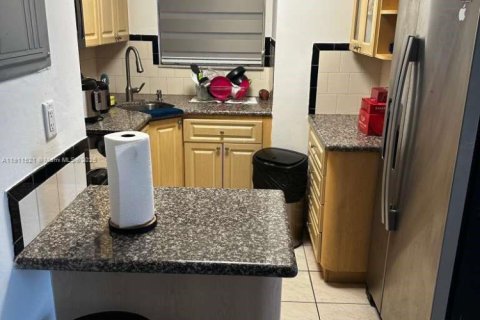 Condominio en venta en Miami, Florida, 2 dormitorios, 83.61 m2 № 2013383 - foto 10