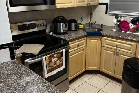 Condominio en venta en Miami, Florida, 2 dormitorios, 83.61 m2 № 2013383 - foto 7