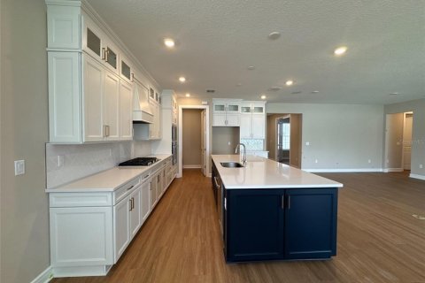 House in Winter Garden, Florida 4 bedrooms, 324.14 sq.m. № 1758107 - photo 4