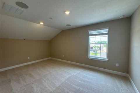 House in Winter Garden, Florida 4 bedrooms, 324.14 sq.m. № 1758107 - photo 11