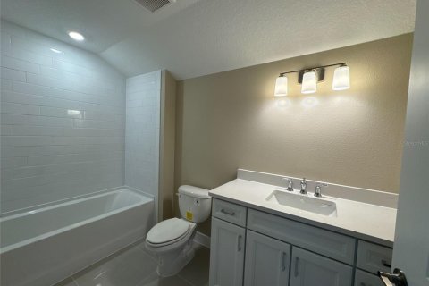 House in Winter Garden, Florida 4 bedrooms, 324.14 sq.m. № 1758107 - photo 12