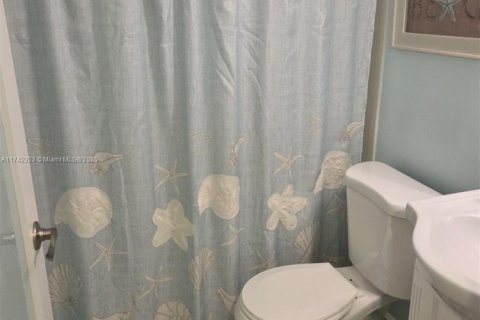 Condo in Hutchinson Island South, Florida, 2 bedrooms № 1959011 - photo 18