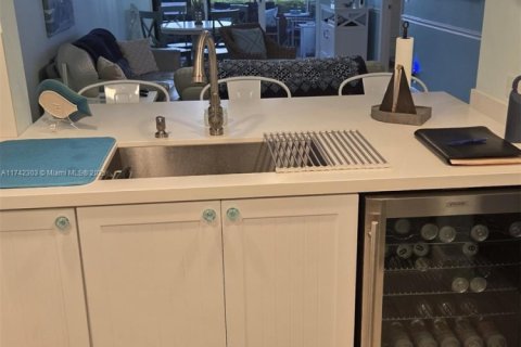 Condo in Hutchinson Island South, Florida, 2 bedrooms № 1959011 - photo 3