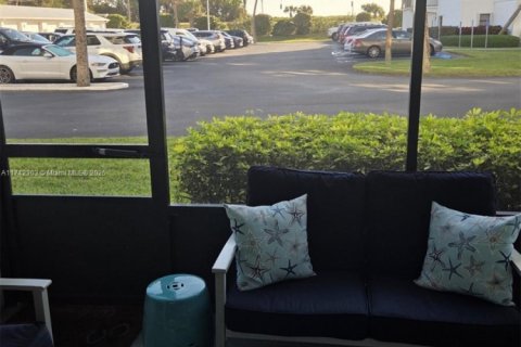 Condo in Hutchinson Island South, Florida, 2 bedrooms № 1959011 - photo 22