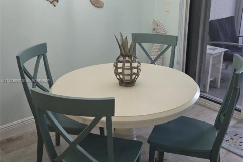 Condo in Hutchinson Island South, Florida, 2 bedrooms № 1959011 - photo 15