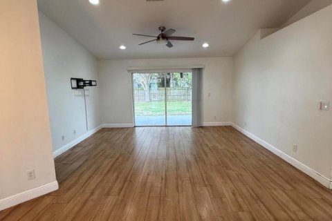 House in Port St. Lucie, Florida 3 bedrooms, 145.21 sq.m. № 2083213 - photo 7