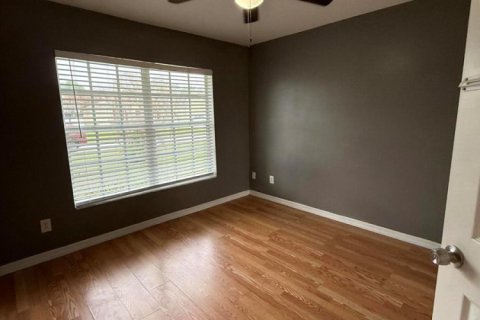 House in Port St. Lucie, Florida 3 bedrooms, 145.21 sq.m. № 2083213 - photo 3