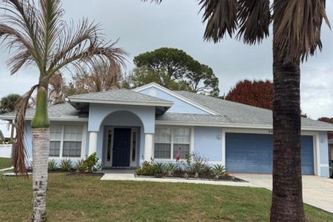 House in Port St. Lucie, Florida 3 bedrooms, 145.21 sq.m. № 2083213