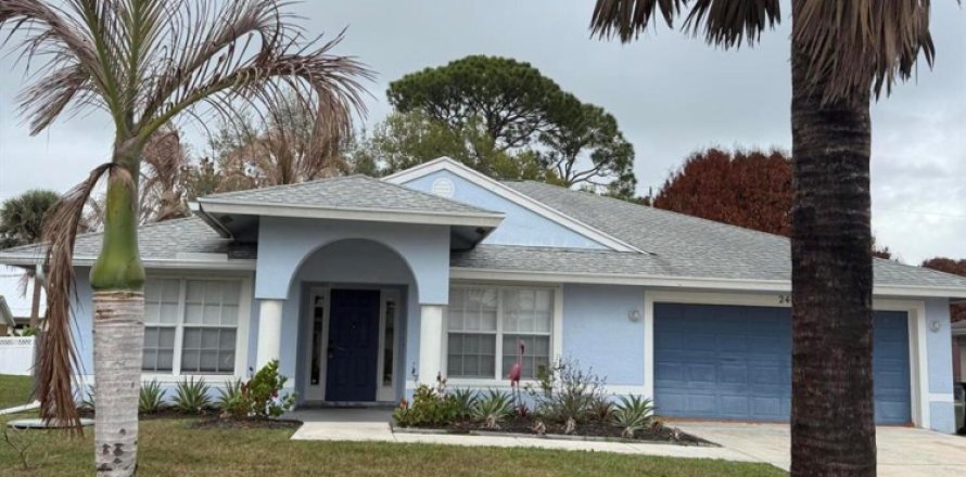 House in Port St. Lucie, Florida 3 bedrooms, 145.21 sq.m. № 2083213