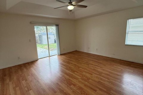 House in Port St. Lucie, Florida 3 bedrooms, 145.21 sq.m. № 2083213 - photo 13