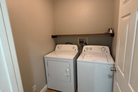 House in Port St. Lucie, Florida 3 bedrooms, 145.21 sq.m. № 2083213 - photo 9