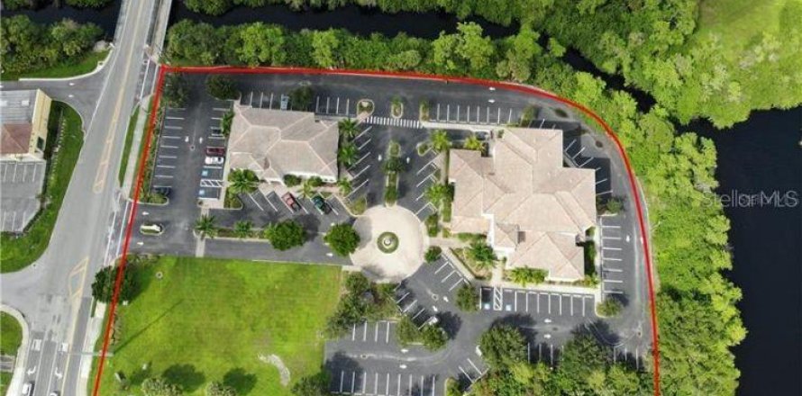 Immobilier commercial à North Port, Floride 1893.35 m2 № 1828636