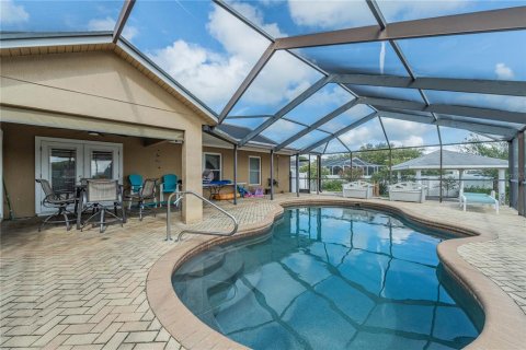 Casa en venta en Winter Haven, Florida, 3 dormitorios, 218.51 m2 № 2295170 - foto 2