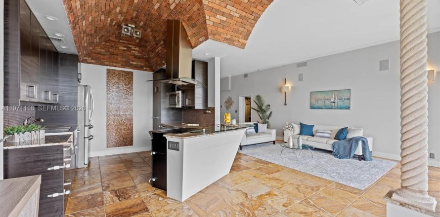 Condominio en West Palm Beach, Florida, 2 dormitorios  № 2032723