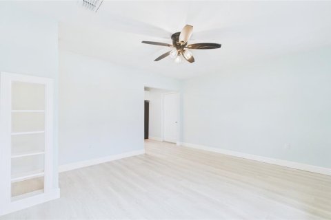 Villa ou maison à vendre à New Port Richey, Floride: 3 chambres, 95.88 m2 № 2211539 - photo 8