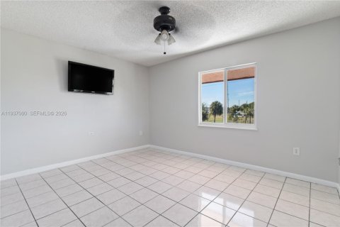 Touwnhouse à louer à Hialeah, Floride: 3 chambres, 117.15 m2 № 1994849 - photo 27