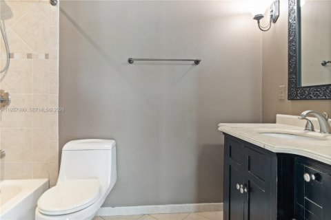 Touwnhouse à louer à Hialeah, Floride: 3 chambres, 117.15 m2 № 1994849 - photo 25