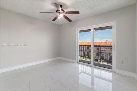 Touwnhouse à louer à Hialeah, Floride: 3 chambres, 117.15 m2 № 1994849 - photo 20