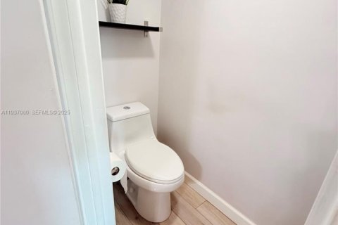 Touwnhouse à louer à Hialeah, Floride: 3 chambres, 117.15 m2 № 1994849 - photo 5