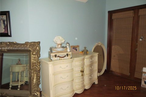 Casa en venta en Miami, Florida, 3 dormitorios, 212.1 m2 № 1954737 - foto 19