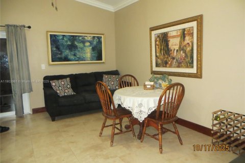 Casa en venta en Miami, Florida, 3 dormitorios, 212.1 m2 № 1954737 - foto 11