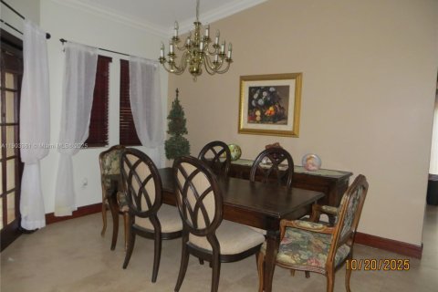 Casa en venta en Miami, Florida, 3 dormitorios, 212.1 m2 № 1954737 - foto 7