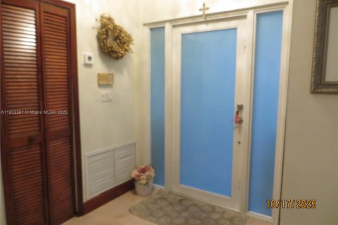 Casa en venta en Miami, Florida, 3 dormitorios, 212.1 m2 № 1954737 - foto 8