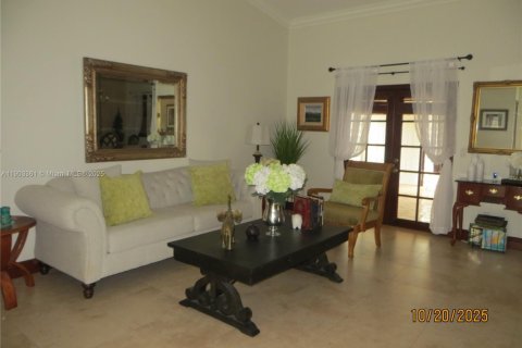 Casa en venta en Miami, Florida, 3 dormitorios, 212.1 m2 № 1954737 - foto 3