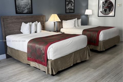 Condo in Sunny Isles Beach, Florida  № 2052851 - photo 6