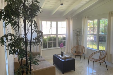 House in Hallandale Beach, Florida 3 bedrooms, 154.4 sq.m. № 1875206 - photo 7