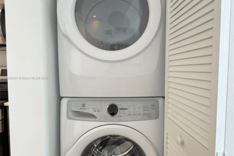 Appartement à louer à Miami, Floride: 1 chambre, 66.98 m2 № 1779787 - photo 12