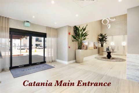 Condo in Hollywood, Florida, 2 bedrooms  № 2068940 - photo 6