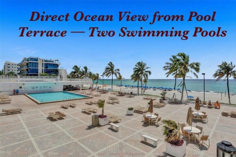 Condo in Hollywood, Florida, 2 bedrooms  № 2068940 - photo 13