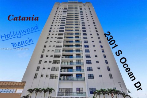 Condo in Hollywood, Florida, 2 bedrooms  № 2068940 - photo 21